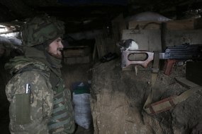 Ukrainian serviceman at a position near Novotoshkivsky