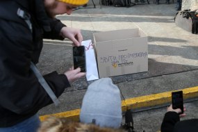Акция «Не праздничные подарки 2: отчеты для царя о нарушении прав человека в Крыму»