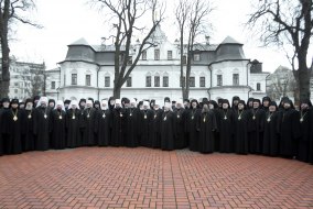 Metropolitan Epiphanius among the clergy