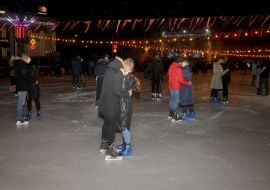 Setting the Record for the Most Massive Skating Kiss