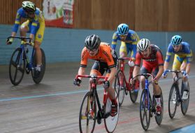 Велосипедисты во время заезда