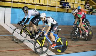 Велосипедисты во время заезда