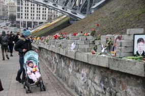 Honoring the memory of Heavenly Hundred Heroes