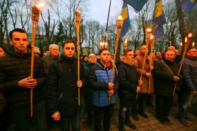 Факельное шествие в честь Героев Небесной Сотни