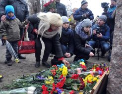 Церемония почтения памяти жертв теракта во время «Марша единства» 2015 года