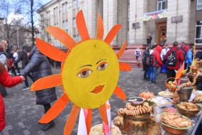 Празднование Масленицы в Запорожье