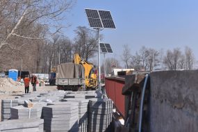 Installation of pillars of external illumination with solar panels