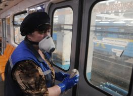 Дезинфекция общественного транспорта из-за вспышки коронавирус в Киеве