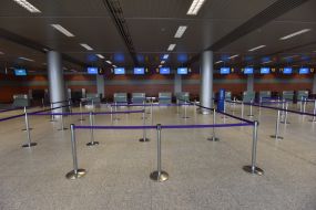Порожня зала аеропорту "Львів" імені Данила Галицького під час карантину