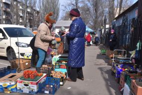 Trading near the market