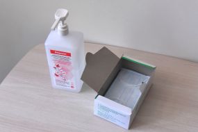 Антисептик Микрасепт и медицинские маски