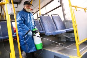Дезинфекция общественного транспорта из-за вспышки коронавирус в Киеве