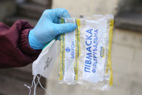 Half mask filtering in the hands of a utility worker
