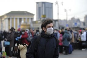 Evacuation of Russian citizens at the train station