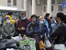 Evacuation of Russian citizens at the train station
