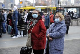 Evacuation of Russian citizens at the train station