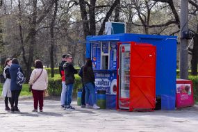 Turn to the kiosk with fast food