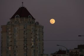 Full moon in Kiev