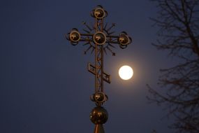 Full moon in Kiev