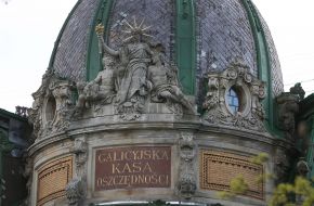 Sculptures on the house of the Galician Savings Bank