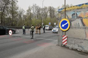 Checkpoint at the entrance to Kyiv