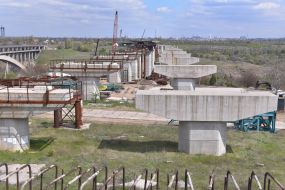 Construction of a bridge across the Dnipro
