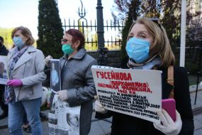 Relatives of prisoners in the Donbass during the action near the Office of the President