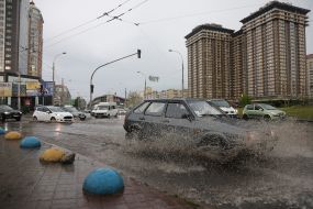 Наслідки сильної зливи в Києві
