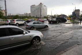 Наслідки сильної зливи в Києві