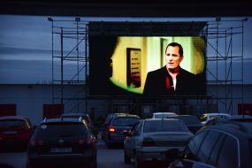 Car cinema on the roof