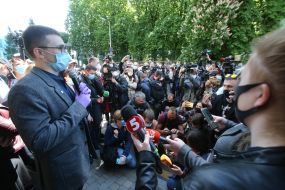 Serhiy Sternenko left the SBU building