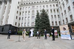 Briefing participants