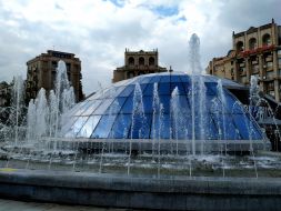 Launch of light and music fountains on Independence Square in test mode