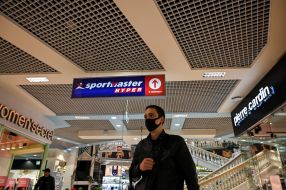 Shoppers at shopping center in Kyiv