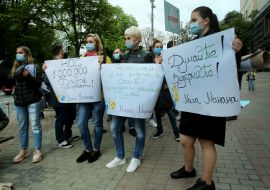 Rally of owners and employees of food establishments