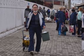 Passengers at the station in Zaporozhye