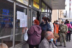 Passengers at the station in Zaporozhye