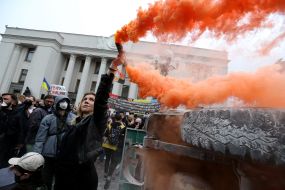 The action of Avakov's resignation near the parliament