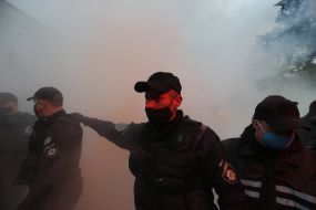 The action of Avakov's resignation near the parliament