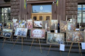 The paintings near the entrance to the building of the State Bureau of investigation