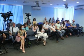 Oleksandr At the press conference of Alexander Dubinsky in UNIAN
