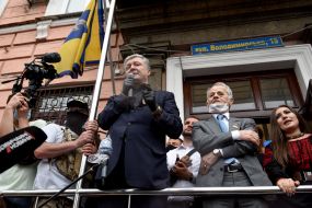 Petro Poroshenko near Pechersky regional court of Kiev