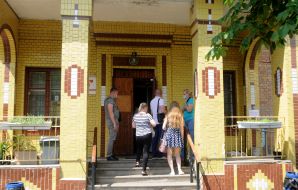 Residents of the house in Pozniaky on the territory of the Special Boarding School №12 in Kyiv affected by the explosion