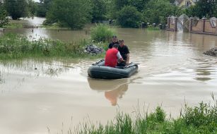 Evacuation of people in Chernivtsi region