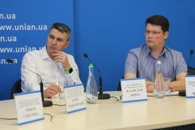 Vladyslav Moroz, Roman Vlasenko