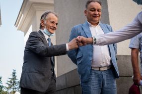 Mustafa Dzhemilyev, Эскендер Бариев