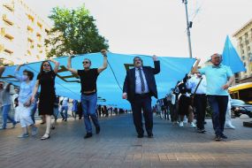 March to the Day of the Crimean Tatar flag
