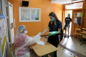 Temperature measurement for entrants before passing the external examination in the Ukrainian language and literature