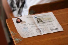 External evaluation certificate and passport of the entrant