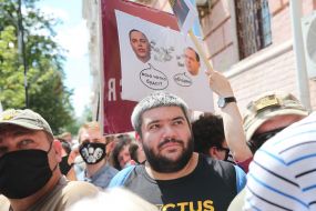 Action in support of Petro Poroshenko